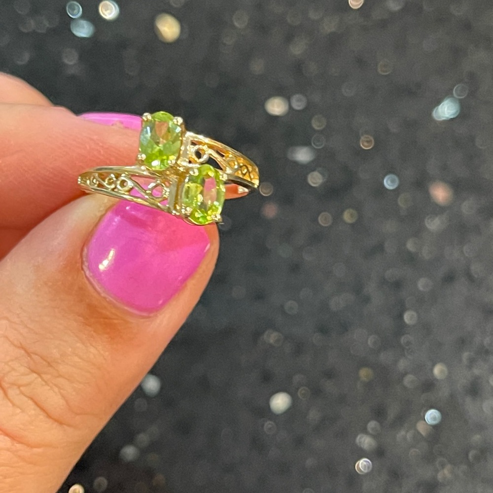 10K Yellow Gold Peridot Scrolled Ring
